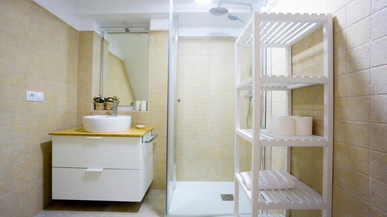 Rentalsevilla Escuelas Pias Ngoại thất bức ảnh
